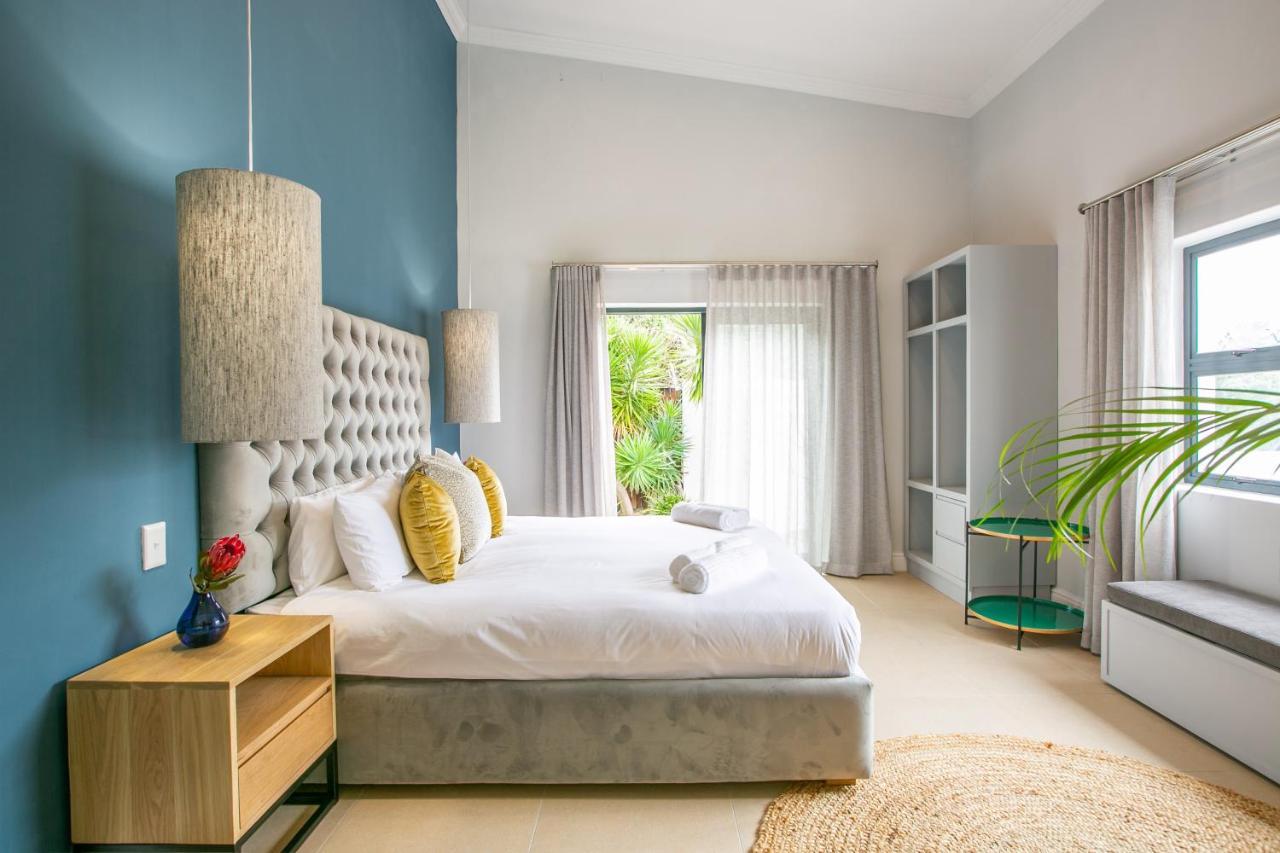 Hout & About Guest House Хаут-Бей Экстерьер фото