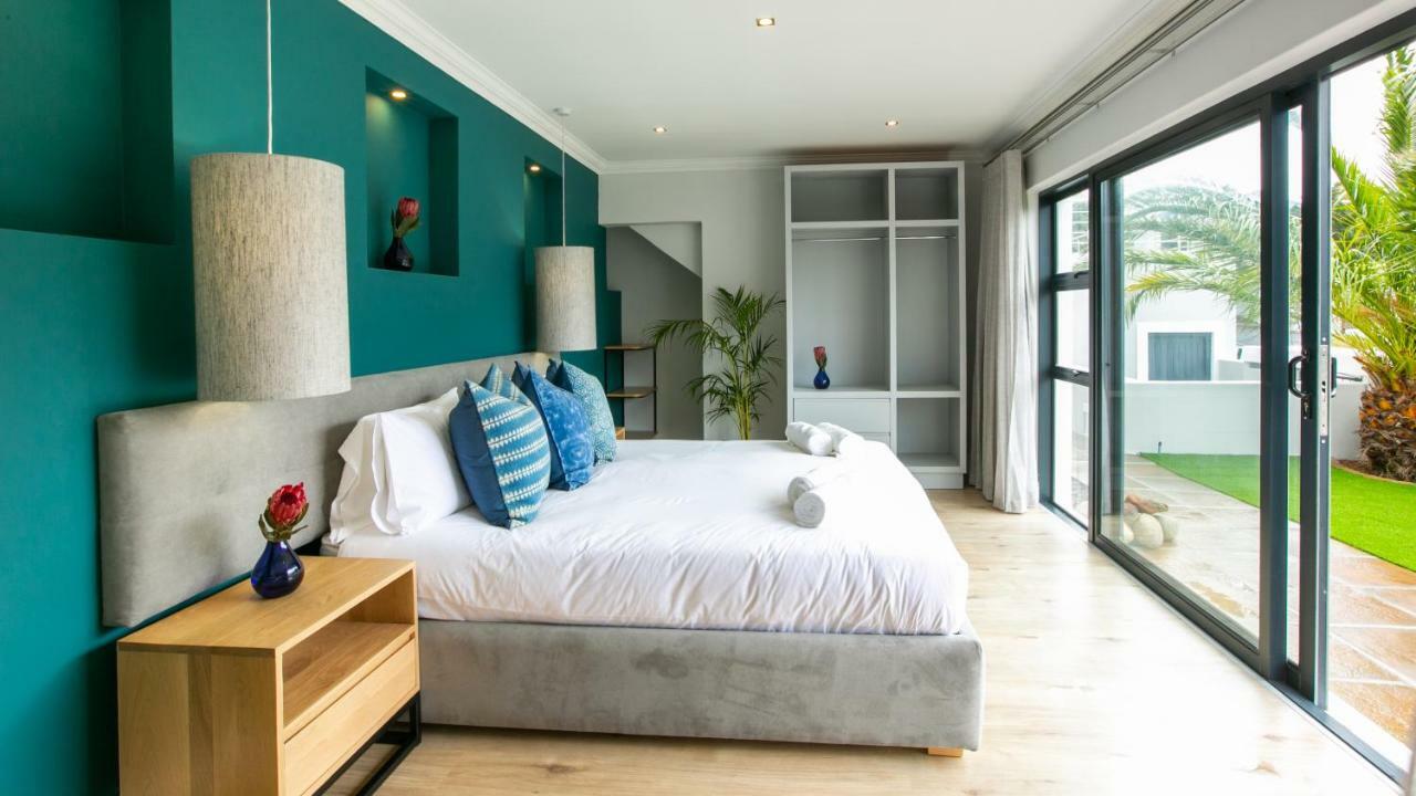 Hout & About Guest House Хаут-Бей Экстерьер фото