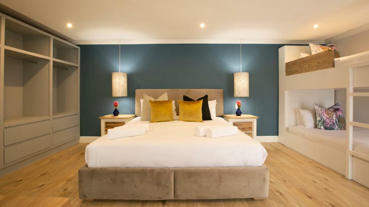 Hout & About Guest House Хаут-Бей Экстерьер фото