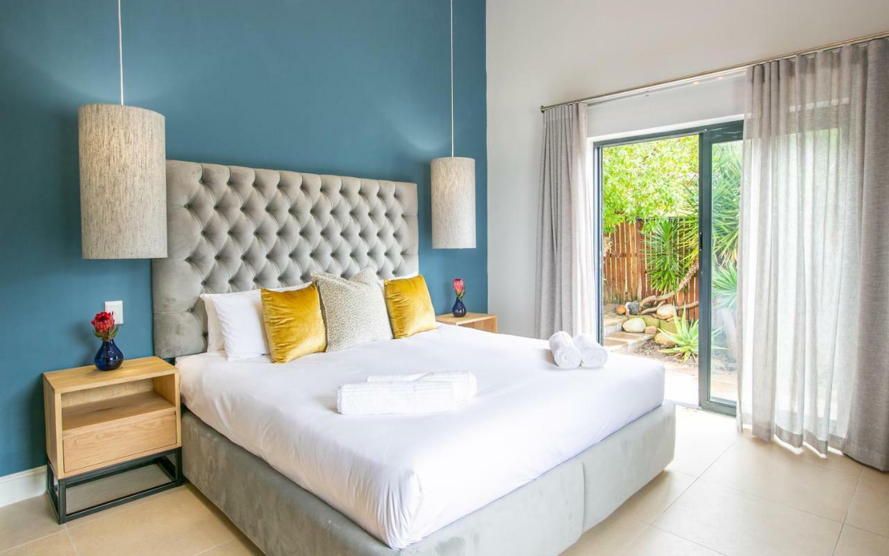 Hout & About Guest House Хаут-Бей Экстерьер фото